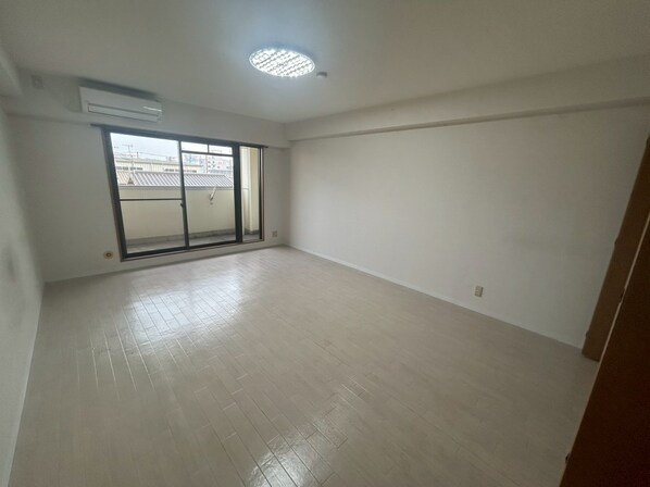 ヴィラ・ソレイユの物件内観写真